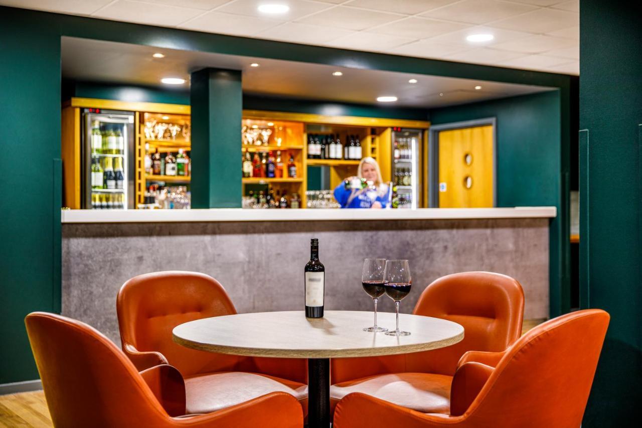 Ibis London Heathrow Terminal 5 Hotell Hillingdon Eksteriør bilde